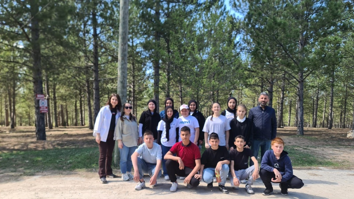 e Twinning Öğrencilerimiz Çevre Temizliğinde